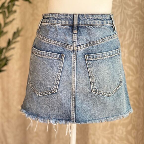 Free People We The Free Denim Mini Skirt Boho Grunge Zip Front Raw Hem Size 24 - Picture 5 of 8
